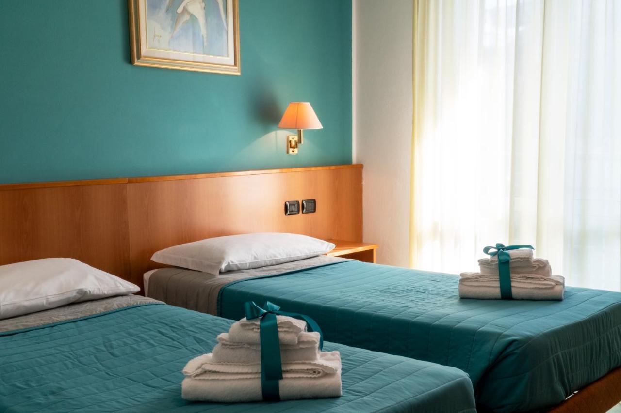 Hotel Alisei Lignano Sabbiadoro Exteriör bild