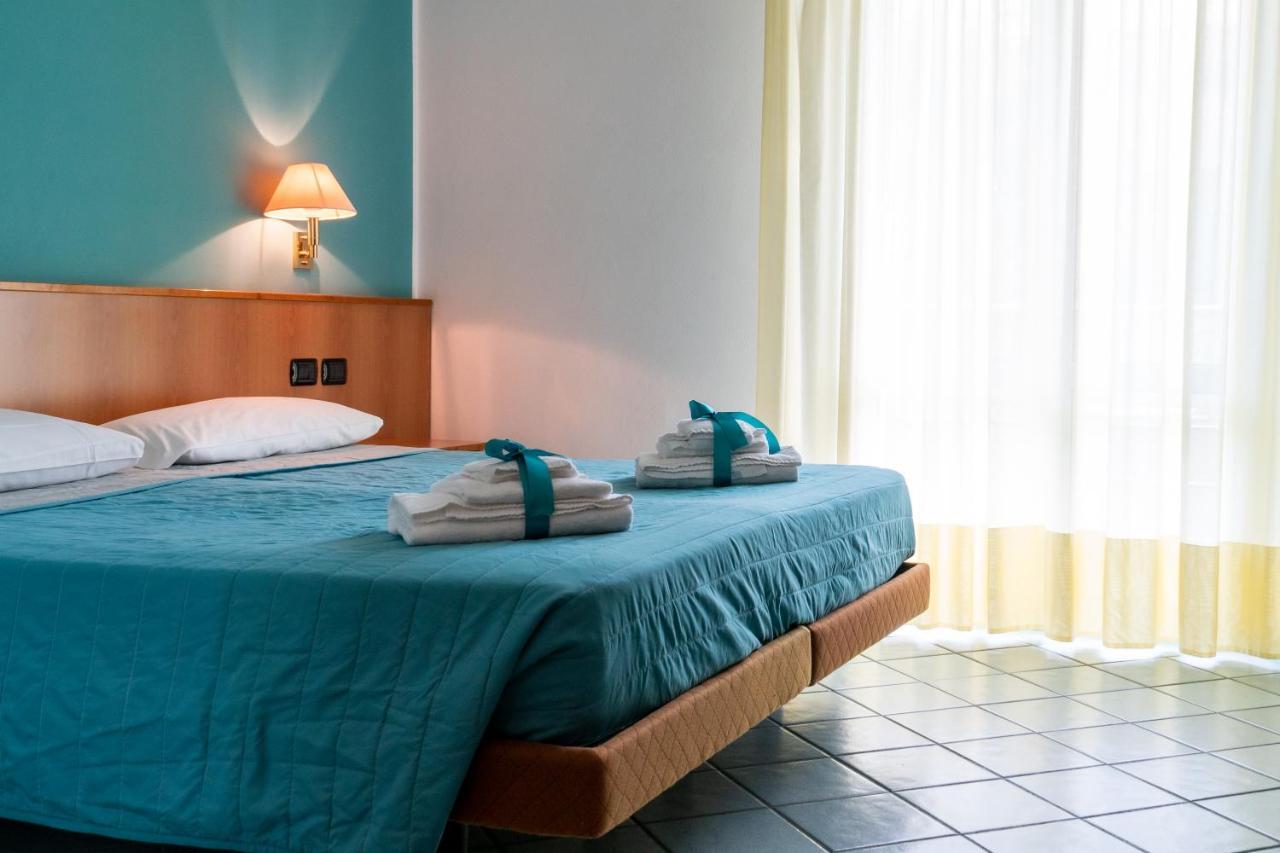 Hotel Alisei Lignano Sabbiadoro Exteriör bild