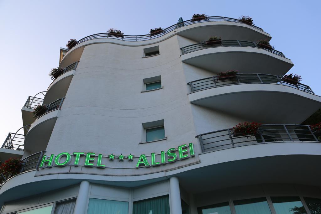 Hotel Alisei Lignano Sabbiadoro Exteriör bild