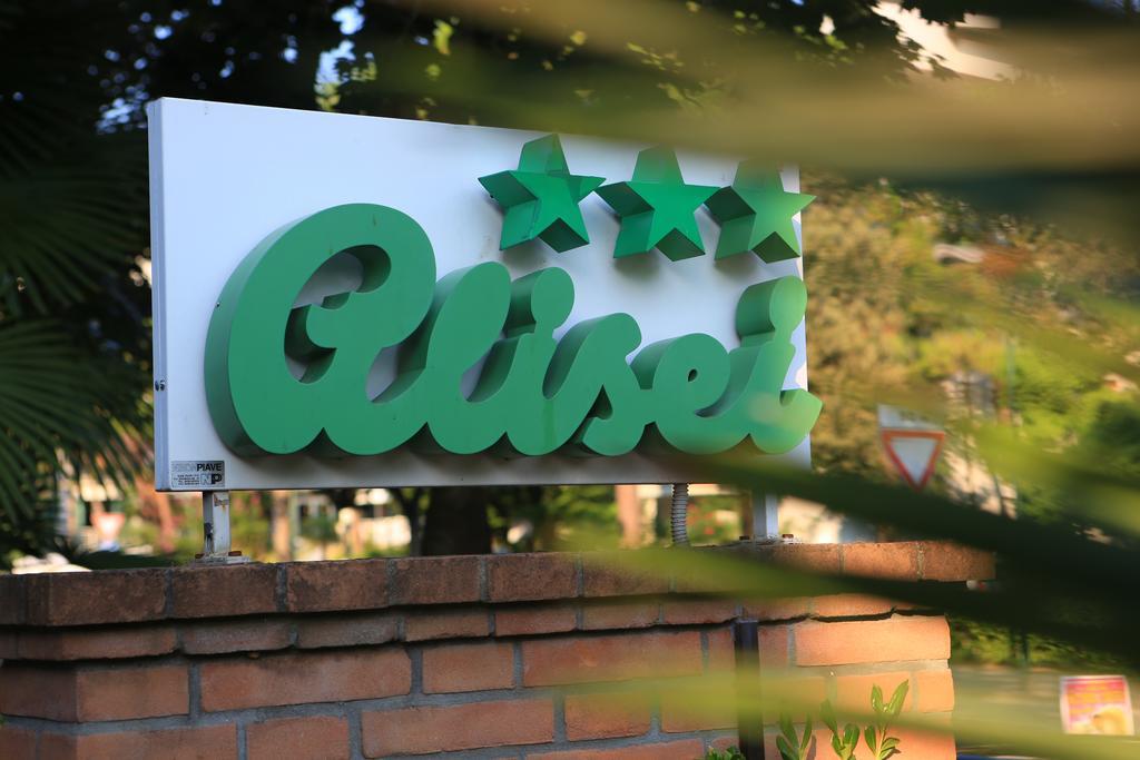 Hotel Alisei Lignano Sabbiadoro Exteriör bild