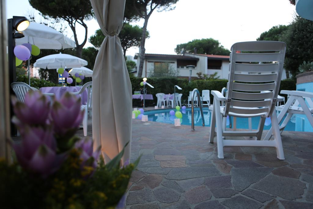 Hotel Alisei Lignano Sabbiadoro Exteriör bild